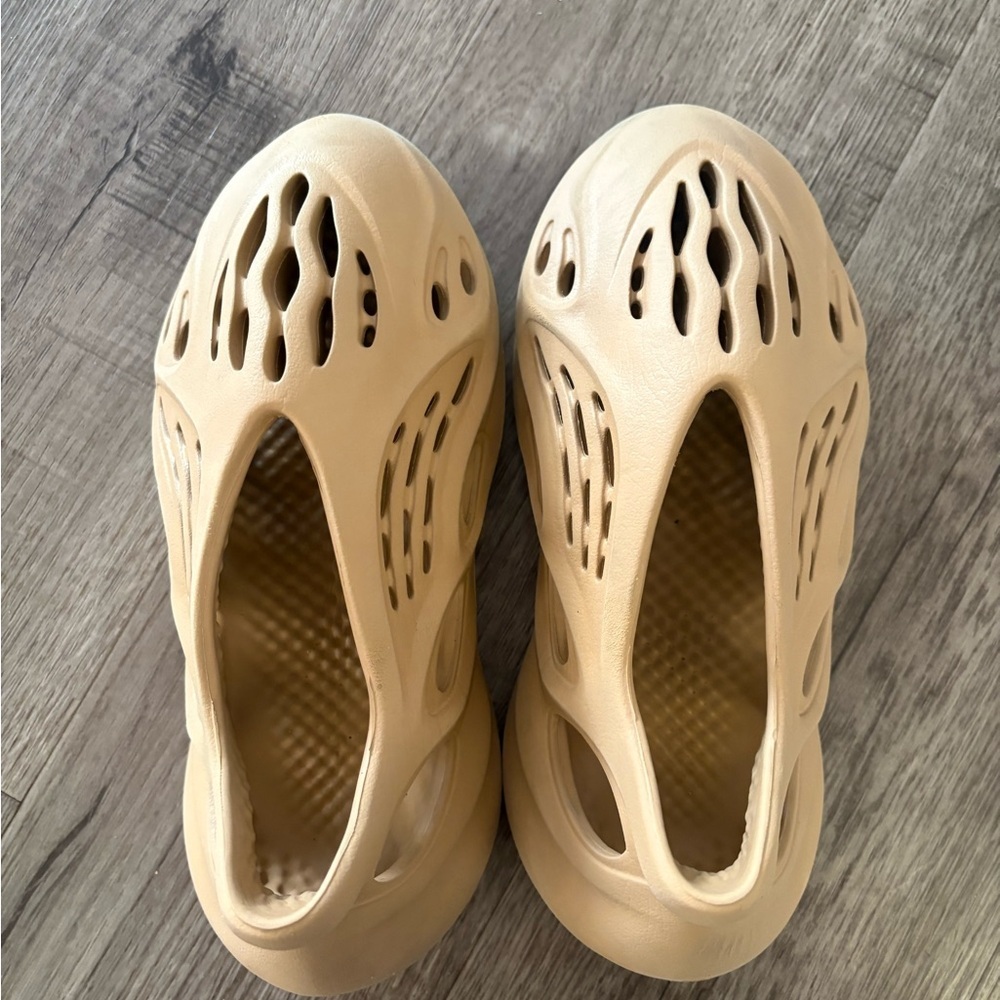 Kids Adidas Yeezy Foam RNR 4